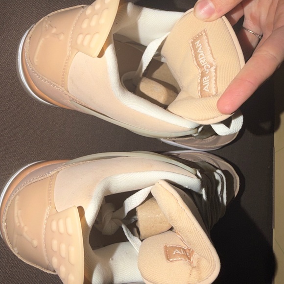 Air Jordan Retro 4 Sneakers - Picture 7 of 7